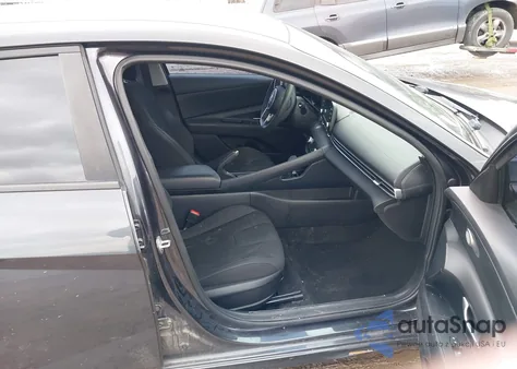 2022 Hyundai Elantra Sel z USA, uszkodzony, nr VIN 5NPLM4AG1NH060030